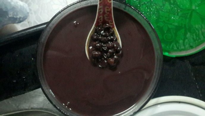 椰汁红豆黑糯米糖水
