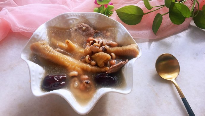 花生眉豆鸡脚汤