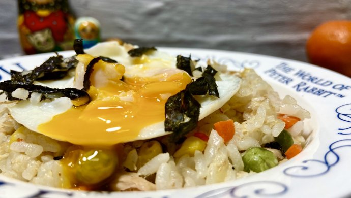 金枪鱼时蔬炒饭