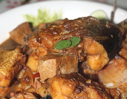 家常菜味美---鲢鱼炖豆腐