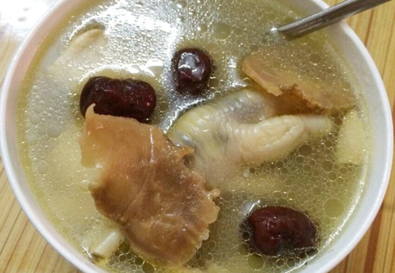 玛卡鲜鲍炖花胶汤