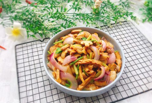 地方菜+五花肉炒笋干
