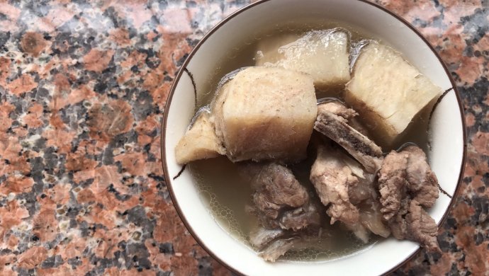 千斤拔眉豆煲猪尾骨