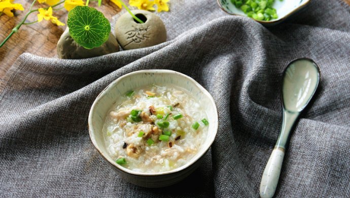 淡菜鸡丝二米粥