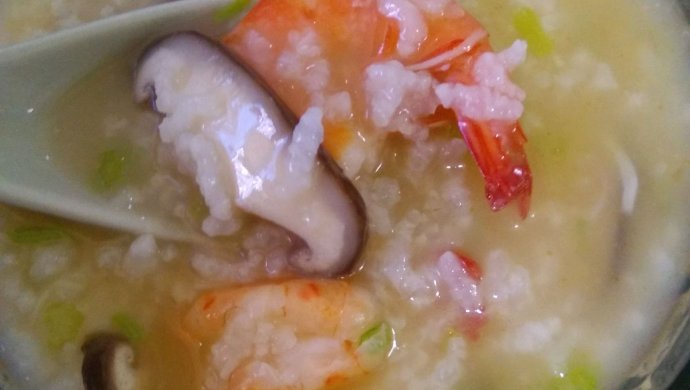 瑶柱鲜虾砂锅粥