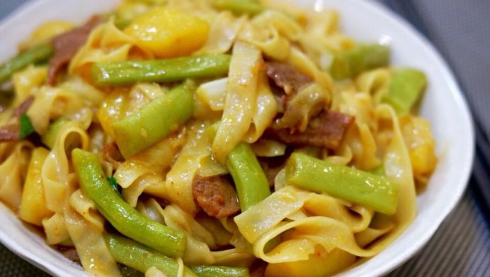 豆角焖挂面
