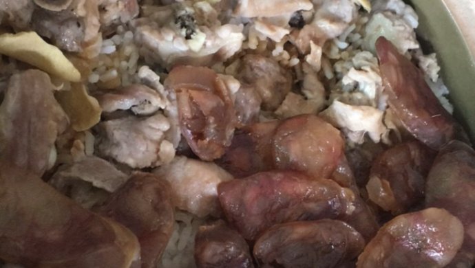 腊味排骨煲仔饭