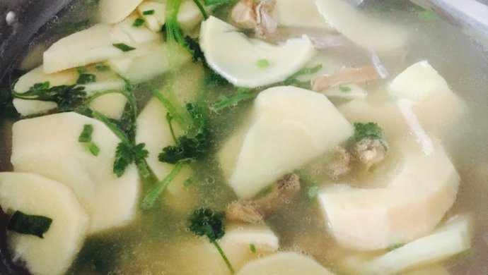 冬笋河蚌汤