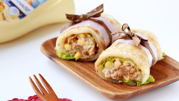 金枪鱼玉米粒手抓饼｜快手早餐