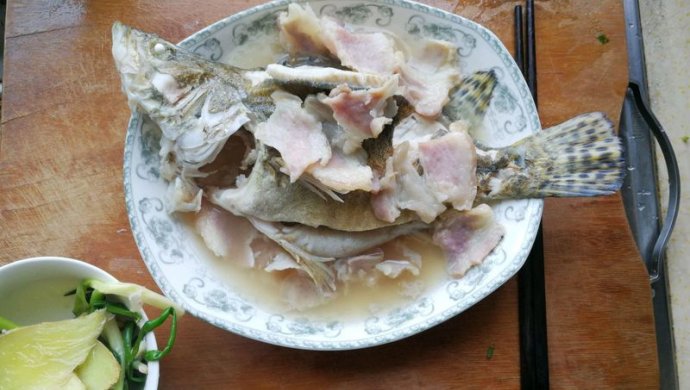 咸肉蒸桂鱼