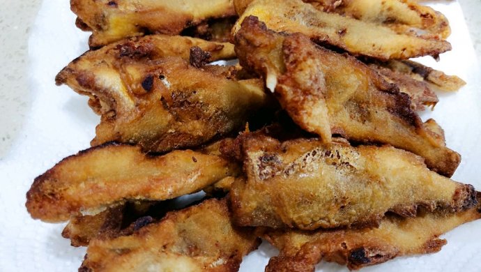 干炸小黄鱼（鱼骨头都是酥的）