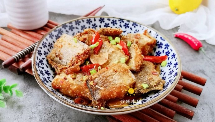 酸辣香酥带鱼