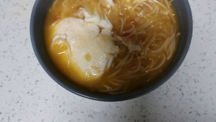 西红柿鸡蛋挂面汤