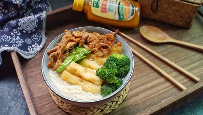 鲜鸡汁过桥米线