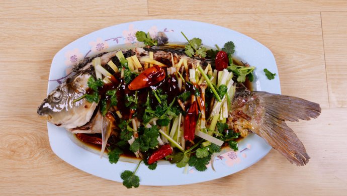 秘制油泼鲤鱼