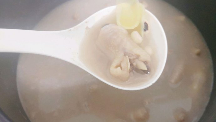 祛湿汤//鸡爪薏米眉豆汤