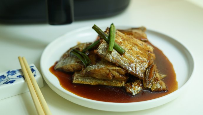 浇汁香酥带鱼