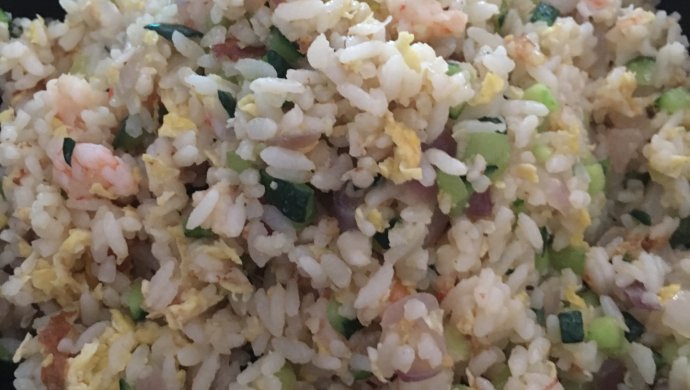 虾仁时蔬炒饭