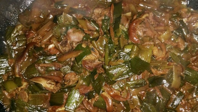 大蒜炒河蚌