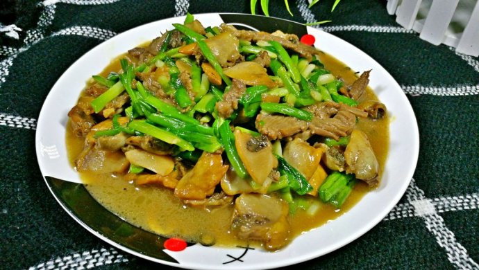韭菜牛肉炒赤贝
