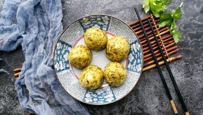 芹菜叶玉米面窝窝头