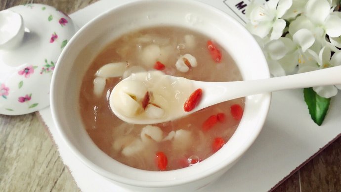 薏仁莲子银耳羹