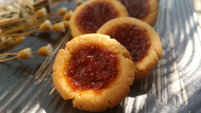 草莓果酱饼干