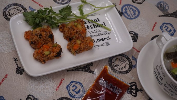 香辣彩丁杂粮饭团