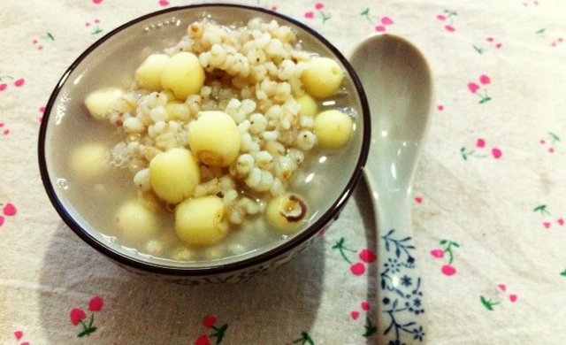 夏日清补―冰糖莲子高粱麦仁粥