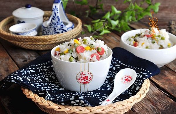 豌豆腊肠焖饭