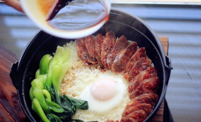 腊味煲仔饭