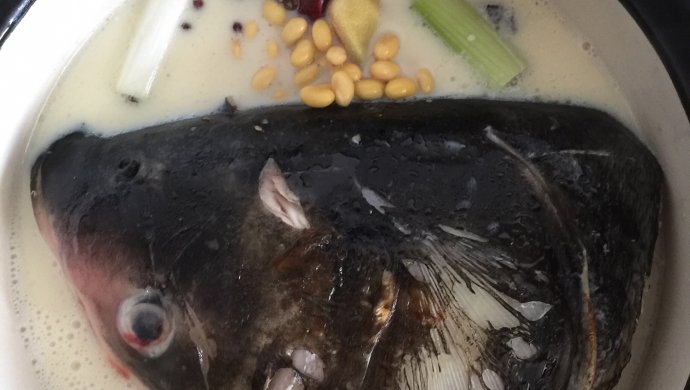 豆香炖鱼头（胖头鱼）