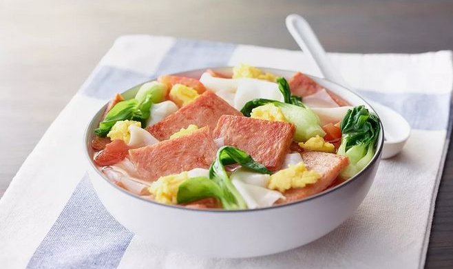 SPAM绵软馄饨皮面汤