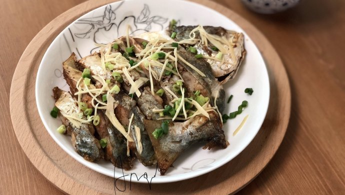 盐煎鲳鱼