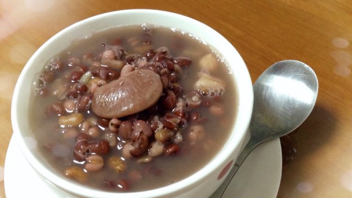 健康红豆薏米祛湿豆粥