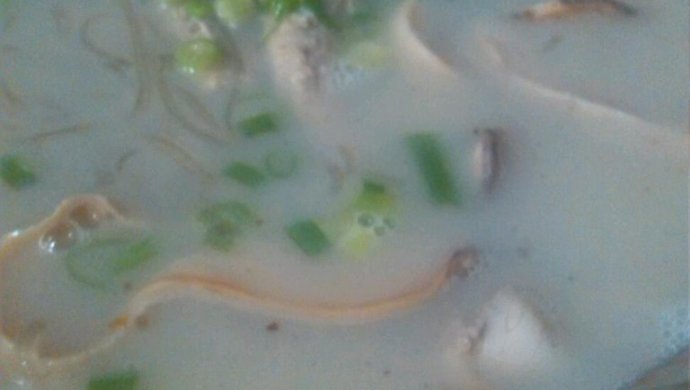 河蚌粉丝汤