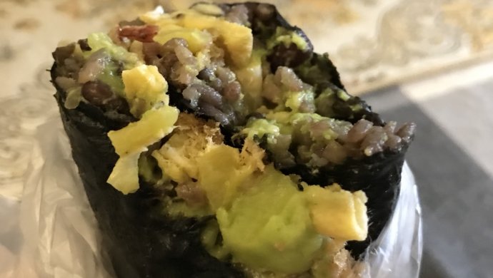 肉松培根牛油果包饭