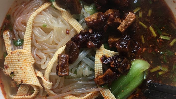 家庭版麻辣米线