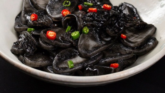 【墨鱼汁年糕】这道菜丑出新高度，鲜出新境界！