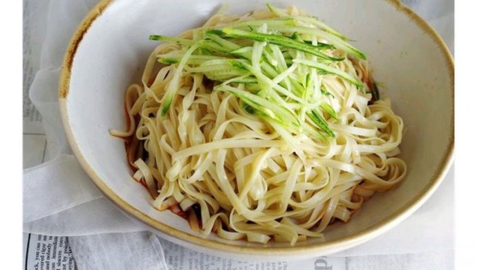 简单家常挂面也能做凉面