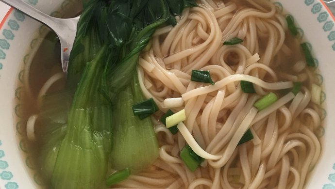 鸡蛋青菜煮挂面