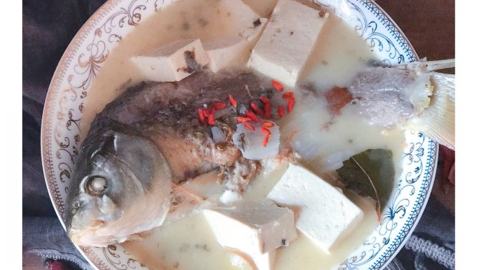 鲤鱼炖豆腐