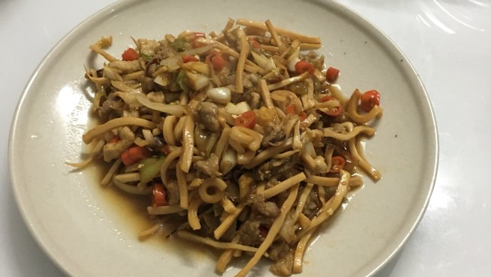 干墨鱼炒肉
