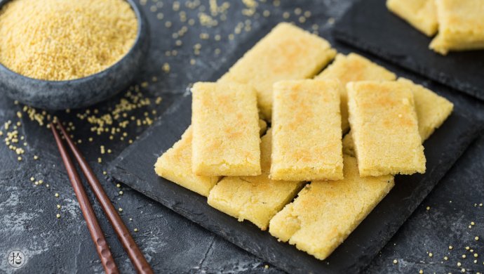 小米银鱼饼