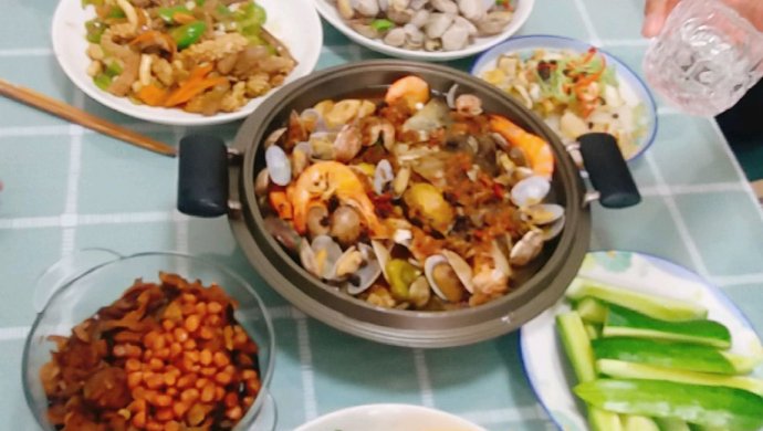 海鲜焖鱼头