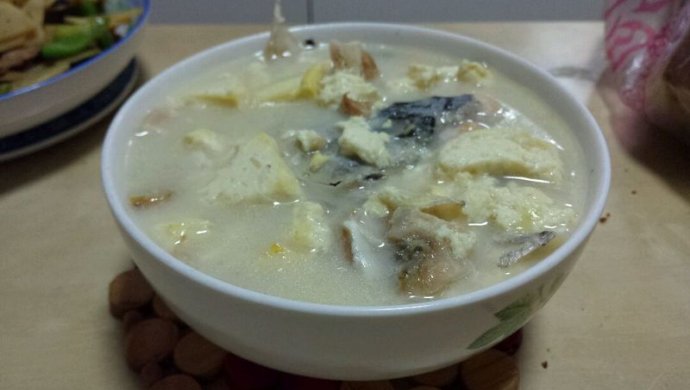 三文鱼头豆腐汤
