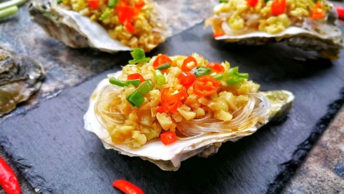 蒜蓉粉丝蒸生蚝