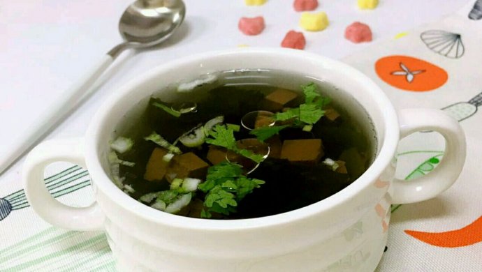 【鸭血裙带菜汤】