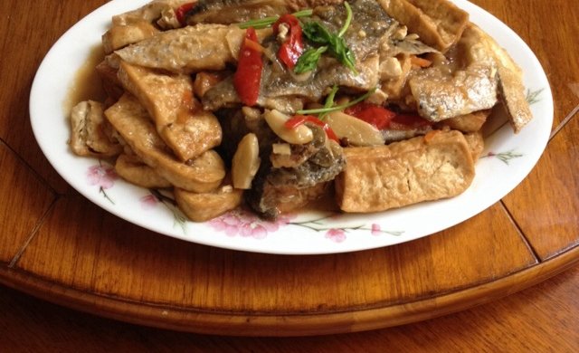 三文鱼头炖豆腐