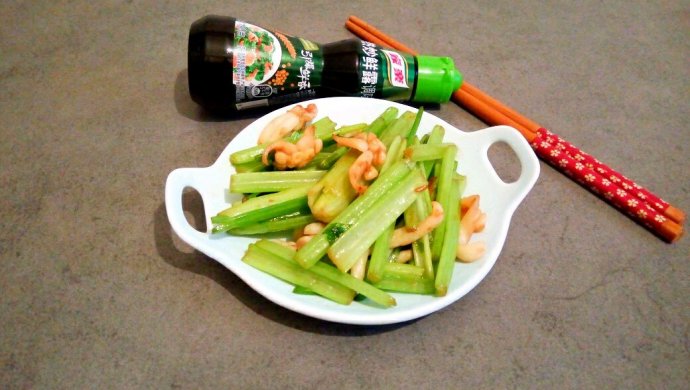 爆炒芹菜鱿鱼丝
